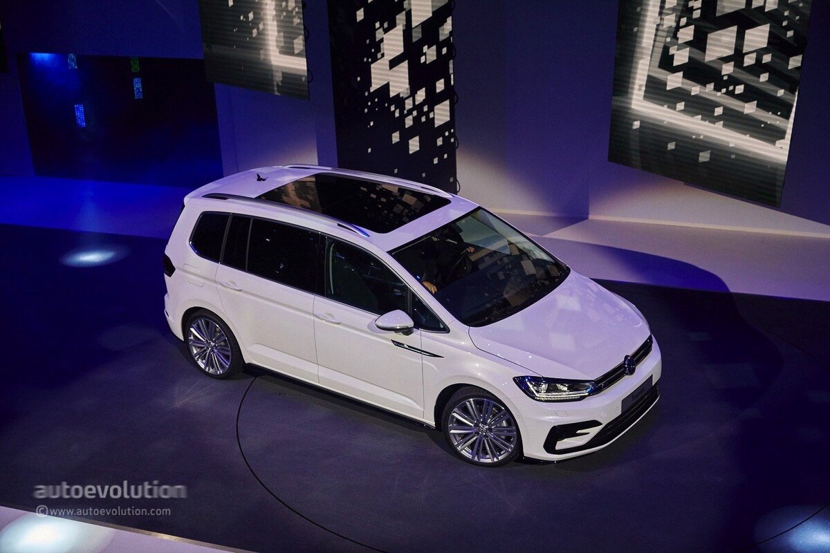 2016-volkswagen-touran-r-line-package-launched-in-germany-photo-gallery_10.jpg