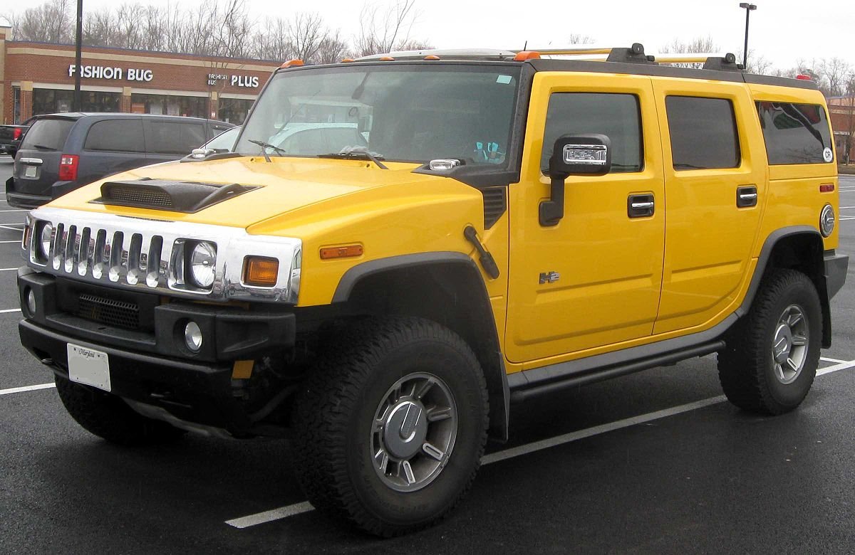 1200px-Hummer_H2_.jpg